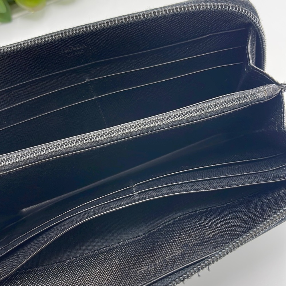 PRADA ZIP WALLET - Picture 4 of 6